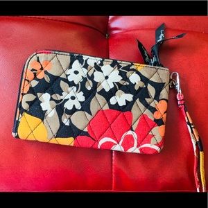 Vera Bradley Bittersweet wristlet